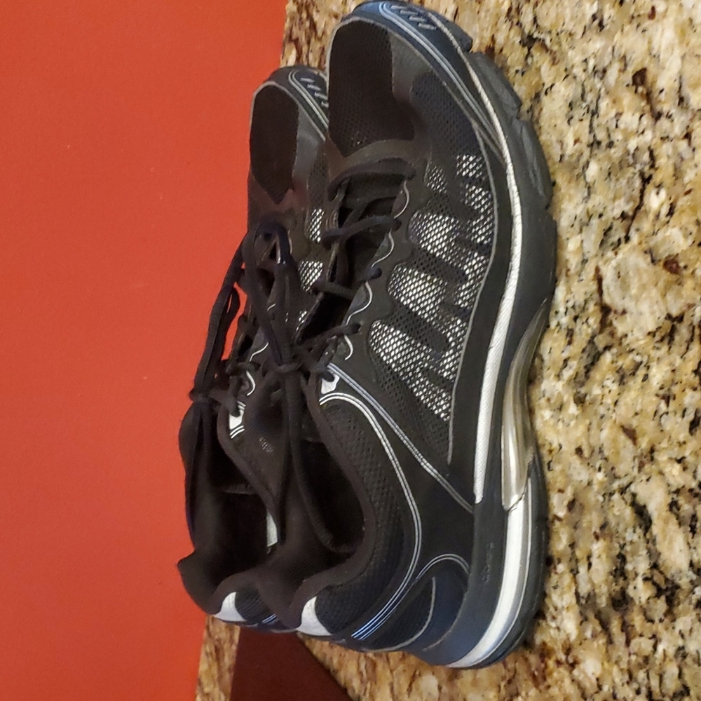 ABEO BLACK MENS TENNIS SHOES